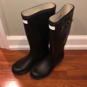 Kids size 5 Black Matte Hunter Rainboots